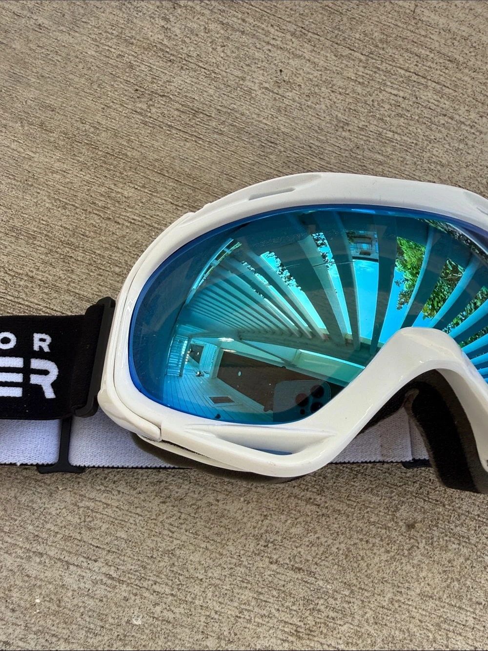 OutdoorMaster White Ski Goggles with Blue Mirrored Lens